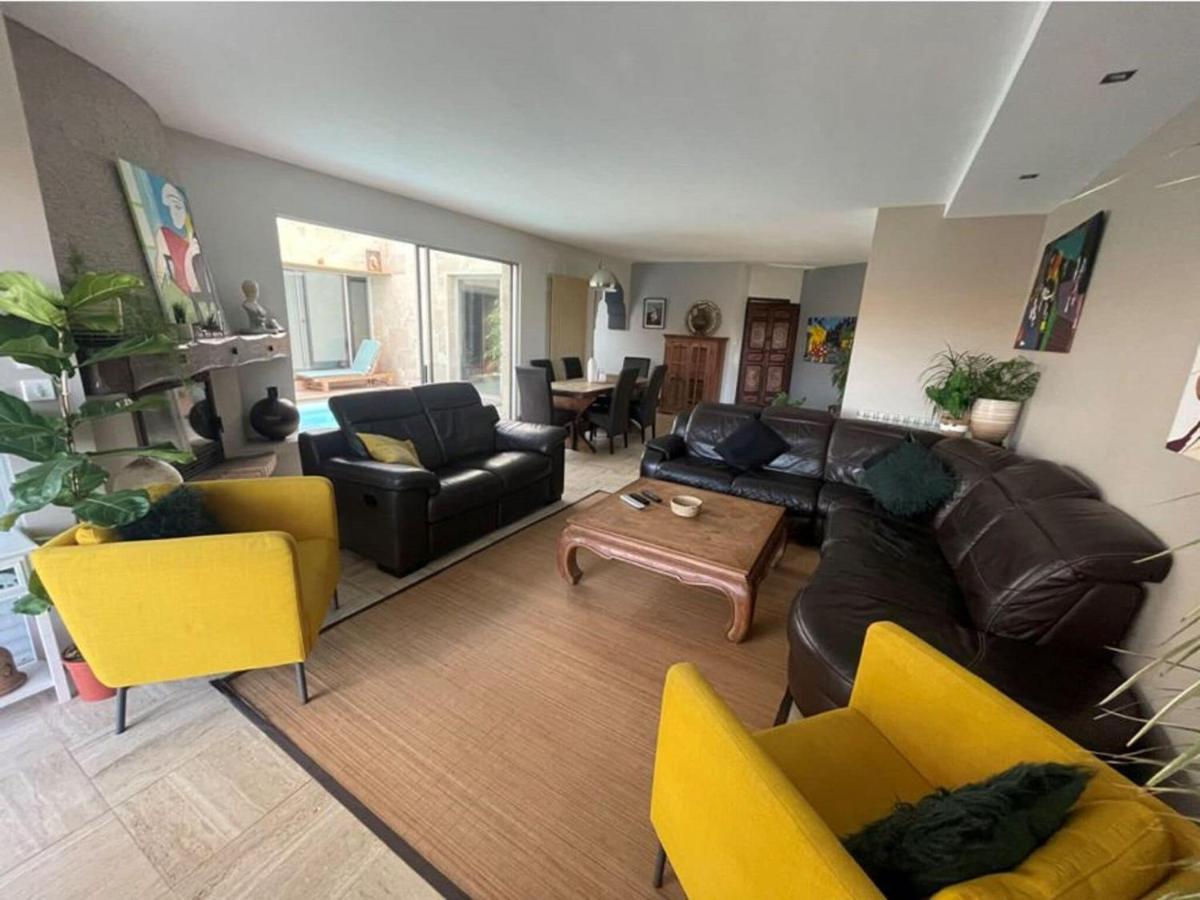 Holiday Home With Indoor Pool, Le Porge Exteriör bild