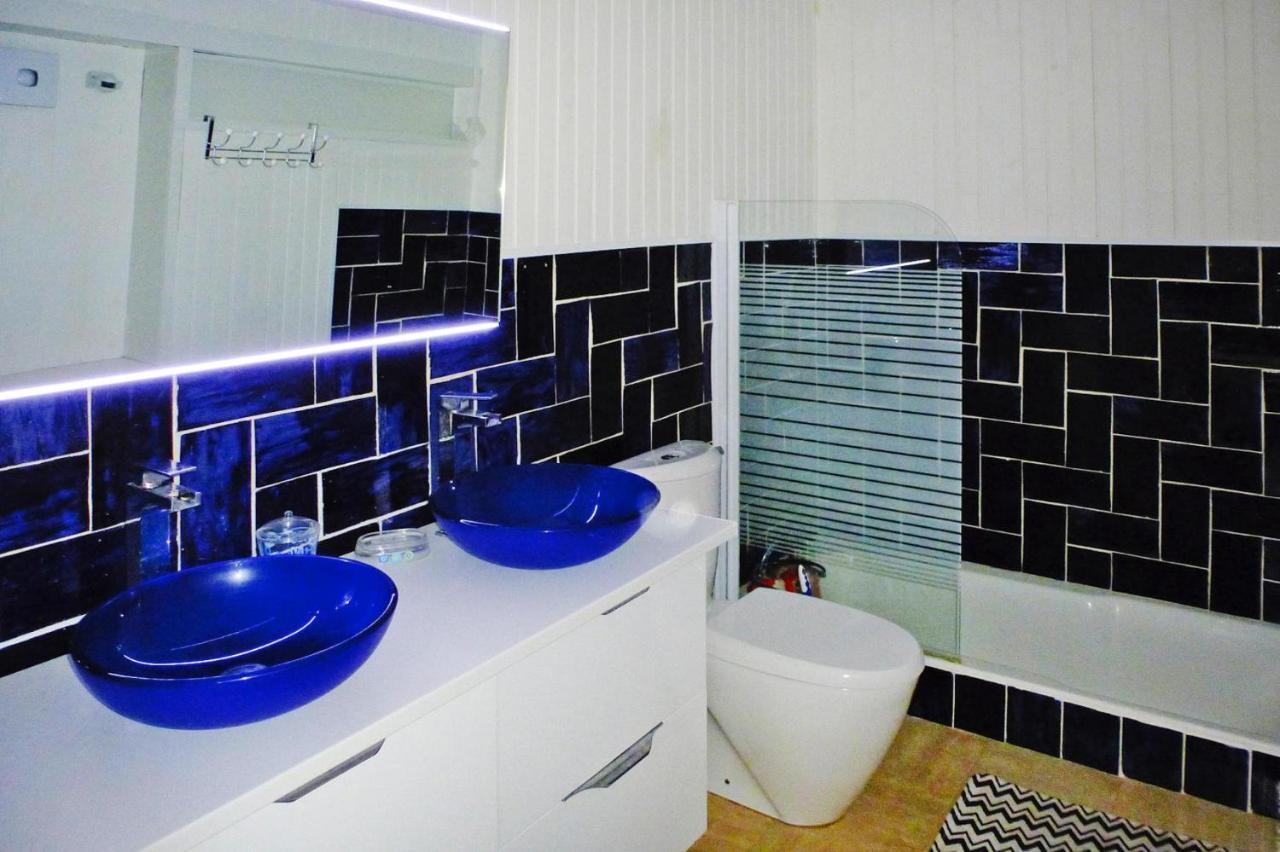 Holiday Home With Indoor Pool, Le Porge Exteriör bild