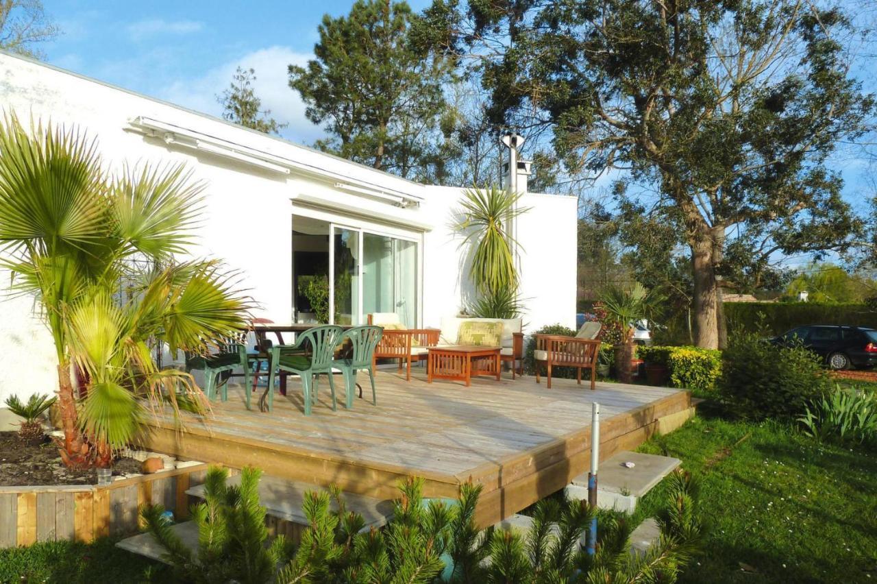 Holiday Home With Indoor Pool, Le Porge Exteriör bild