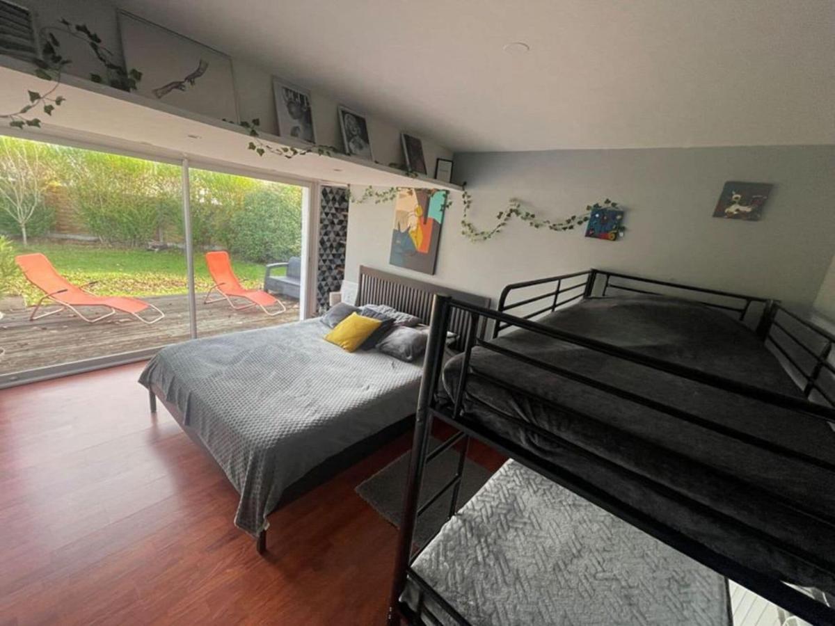 Holiday Home With Indoor Pool, Le Porge Exteriör bild