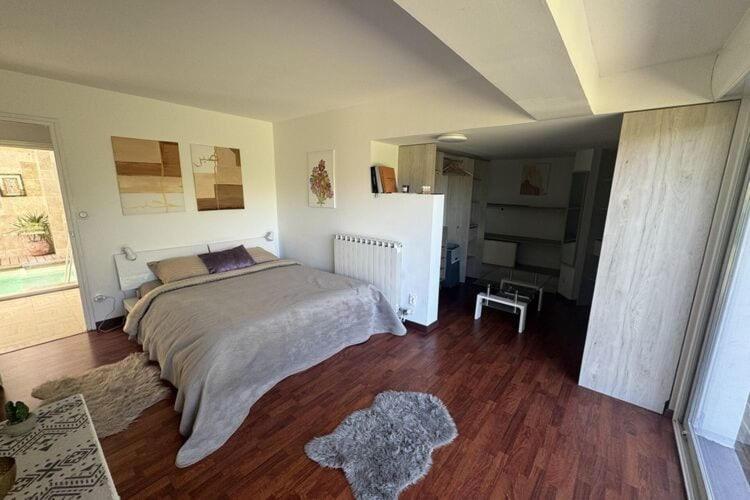 Holiday Home With Indoor Pool, Le Porge Exteriör bild